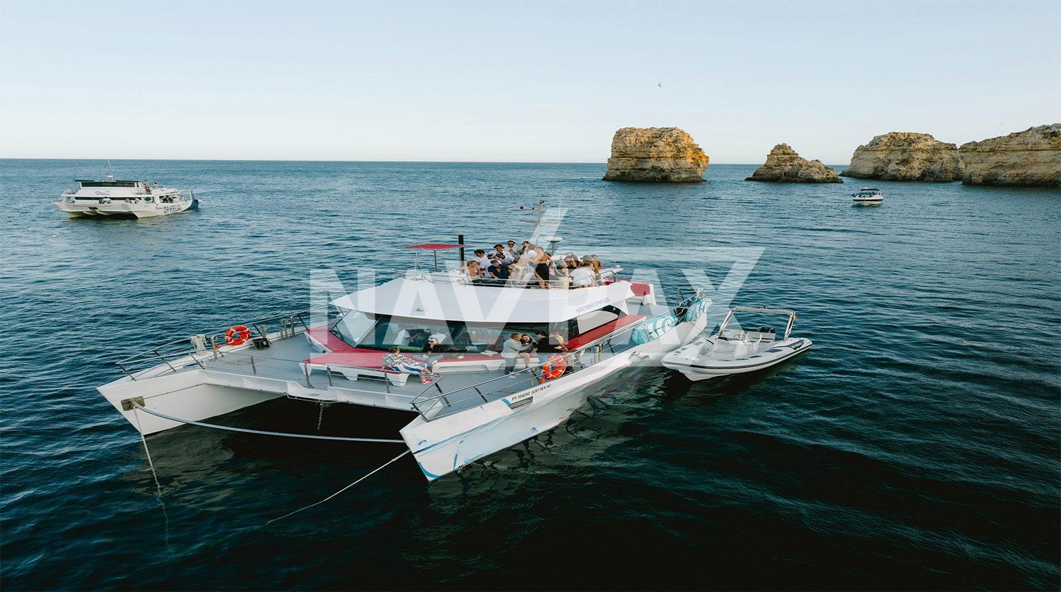 Catamarán de pasaje 73 Pax.