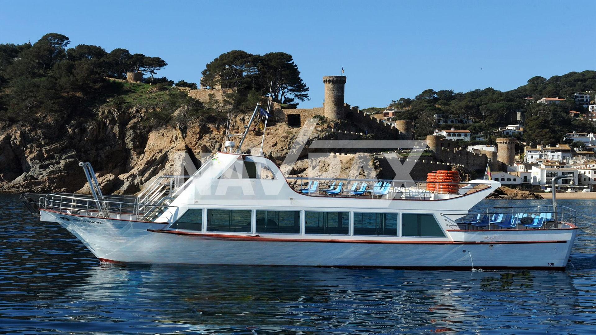 Monocasco de fibra 83 Pax