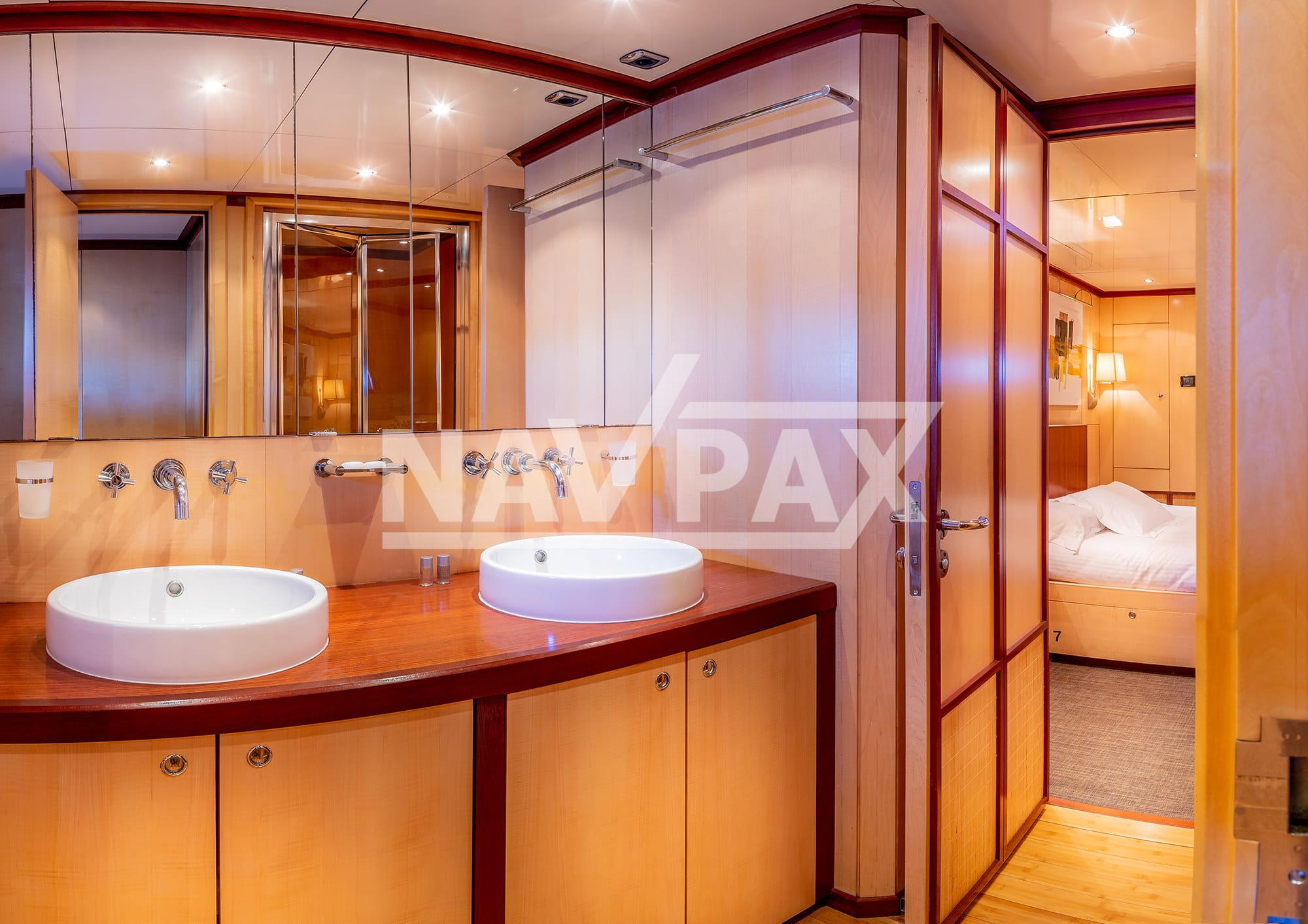 CLARA ONE Salle de bain Cabine VIP